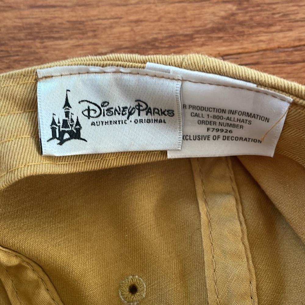 Disney hat - Picture 3 of 3